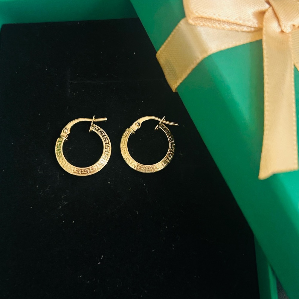SOLD.  18k Real Gold Greek-inspired hoops